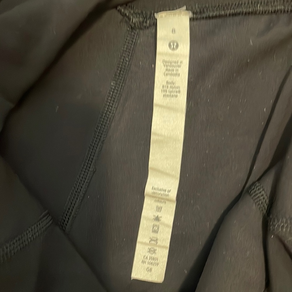 Lululemon straight leg crop wide waistband size 8 EUC - Picture 15 of 16
